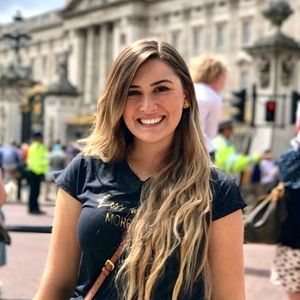 Meet your Posher, Ana